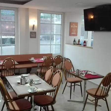 Gastehaus Bismarck Inn 2*